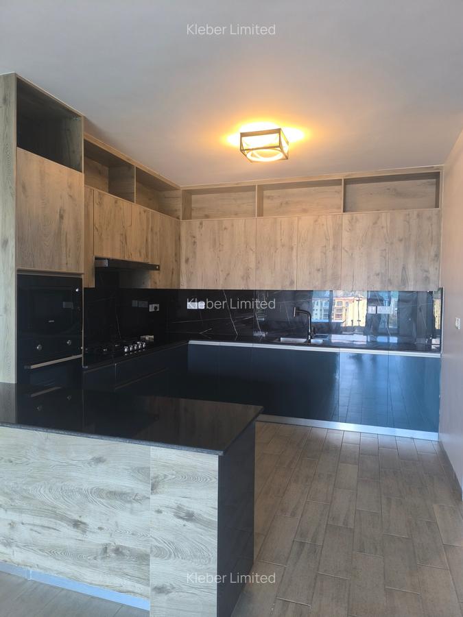 2 Bed Apartment with En Suite in Lavington - 6