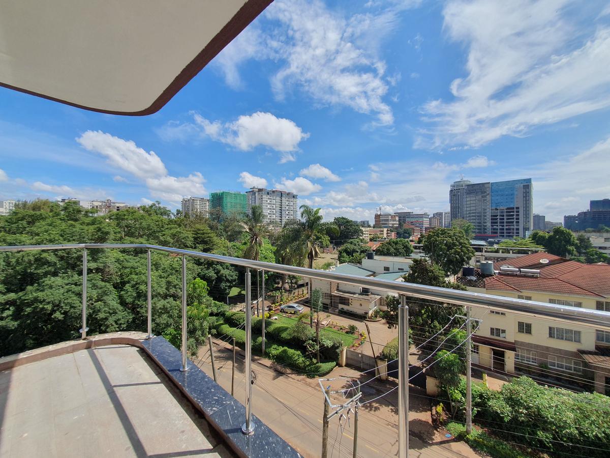 4 Bed Apartment with En Suite in Parklands - 13