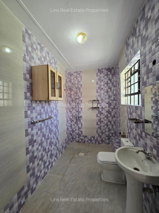 5 Bed House with En Suite in Runda - 15