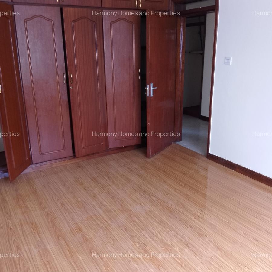 4 Bed Apartment with En Suite at Riverside - 11