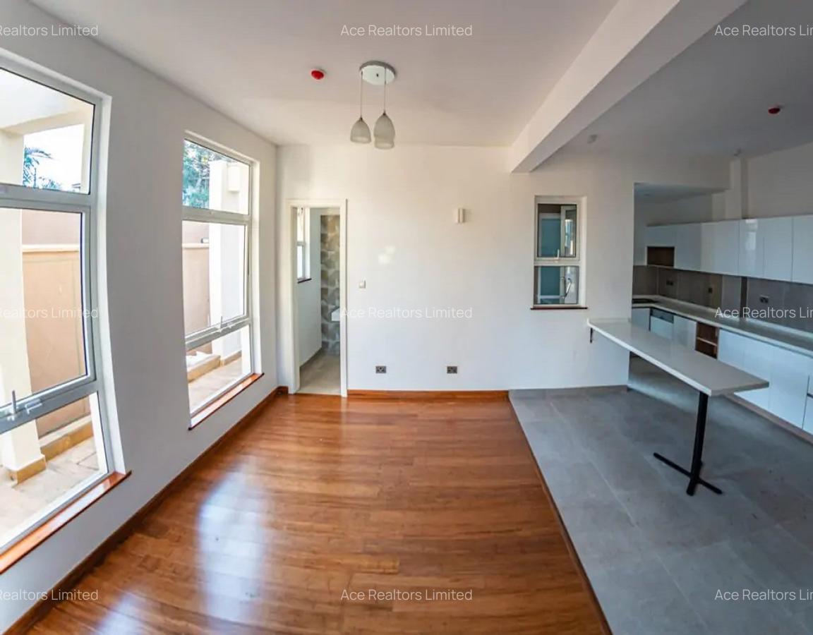 4 Bed Townhouse with En Suite at Lavington - 4