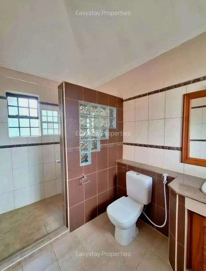 4 Bed Townhouse with En Suite in Spring Valley - 7