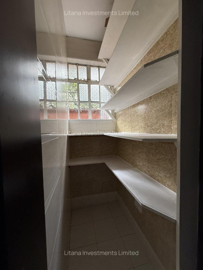 5 Bed Townhouse with En Suite in Lavington - 7