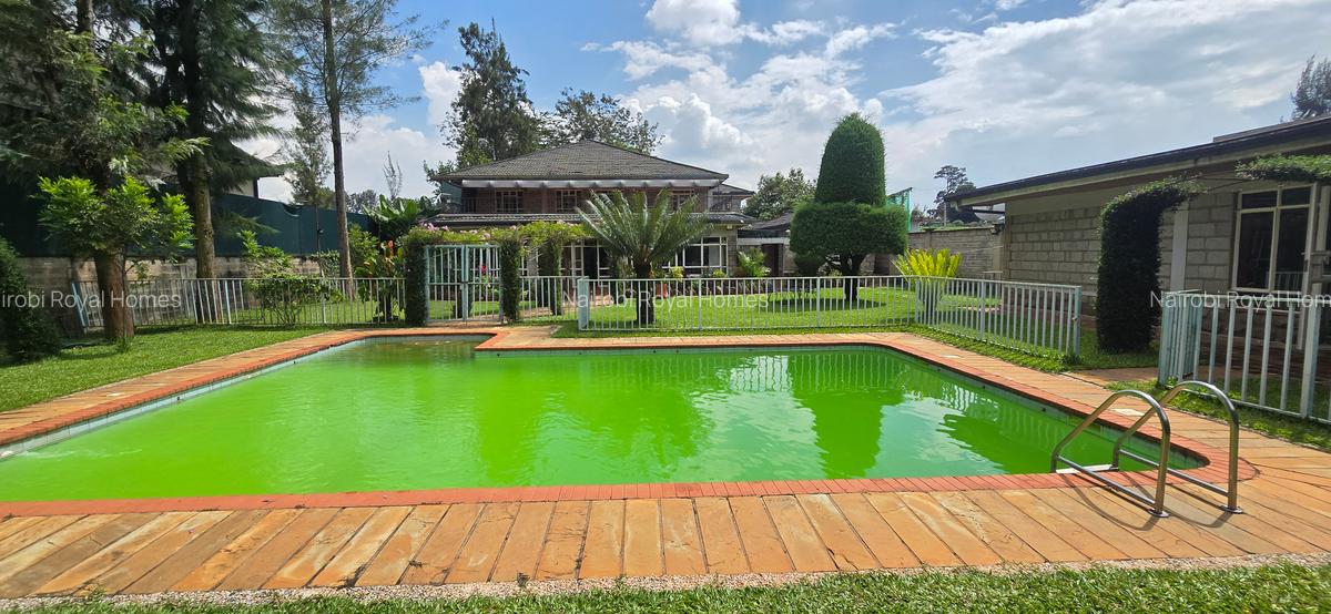 4 Bed House with En Suite at Mimosas Drive - 9