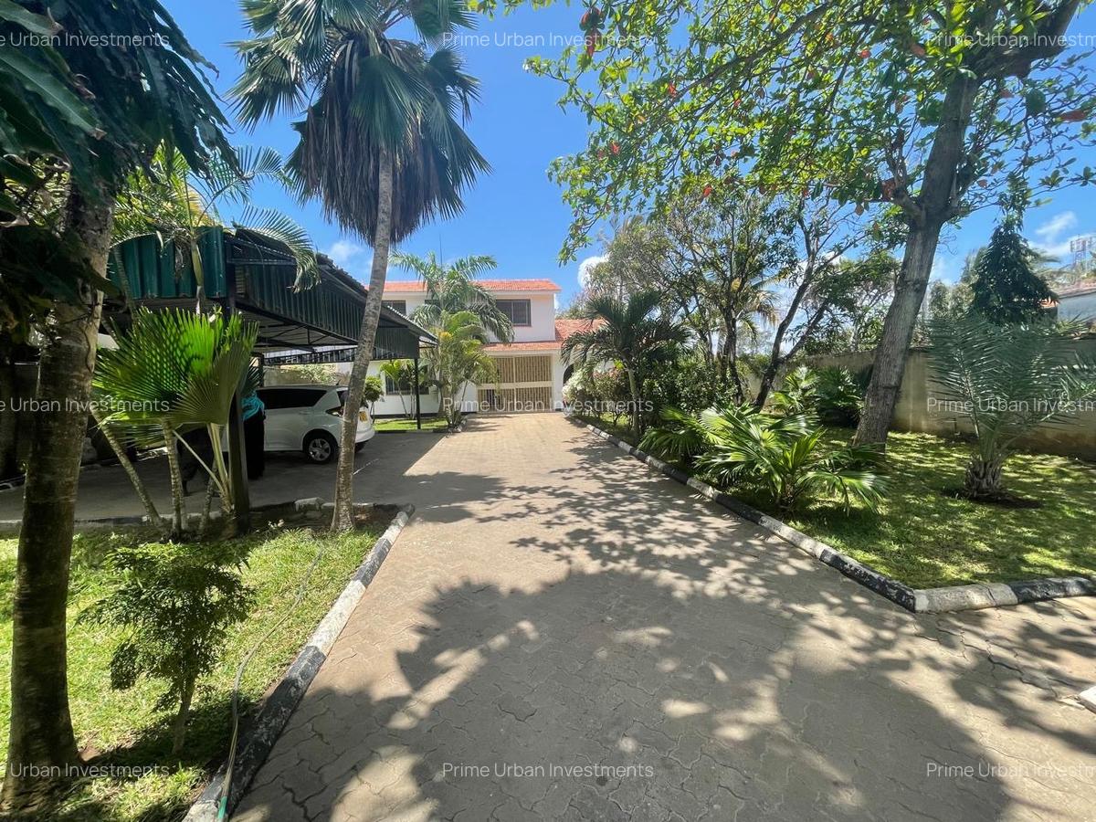 4 Bed House with En Suite in Nyali Area - 10