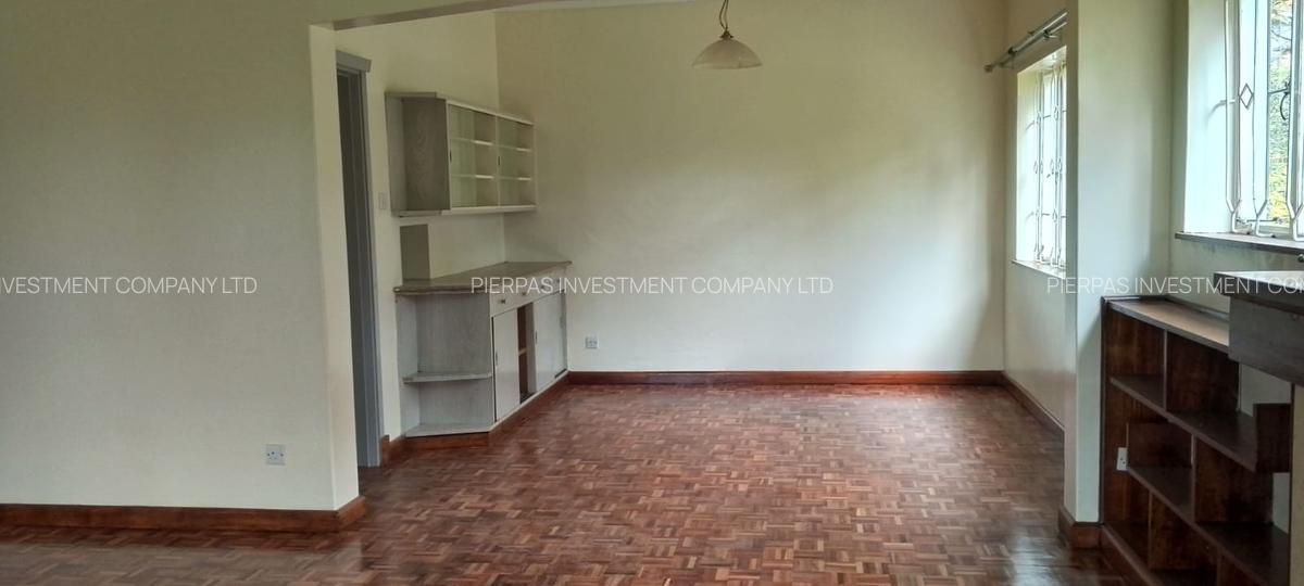 4 Bed Townhouse with En Suite in Garden Estate - 13