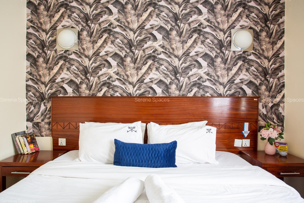 Serviced 1 Bed Apartment with En Suite at Lantana Road - 19