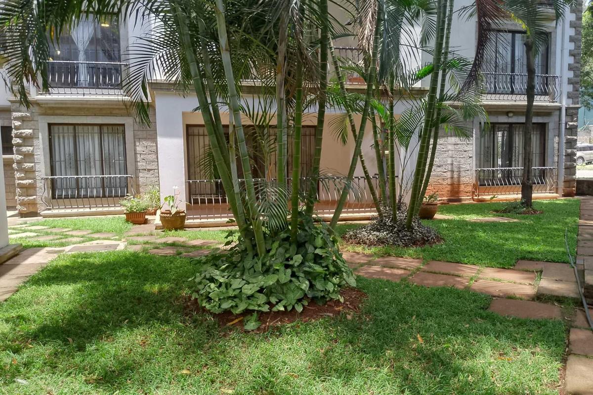 3 Bed Apartment with En Suite at Dennis Pritt Road