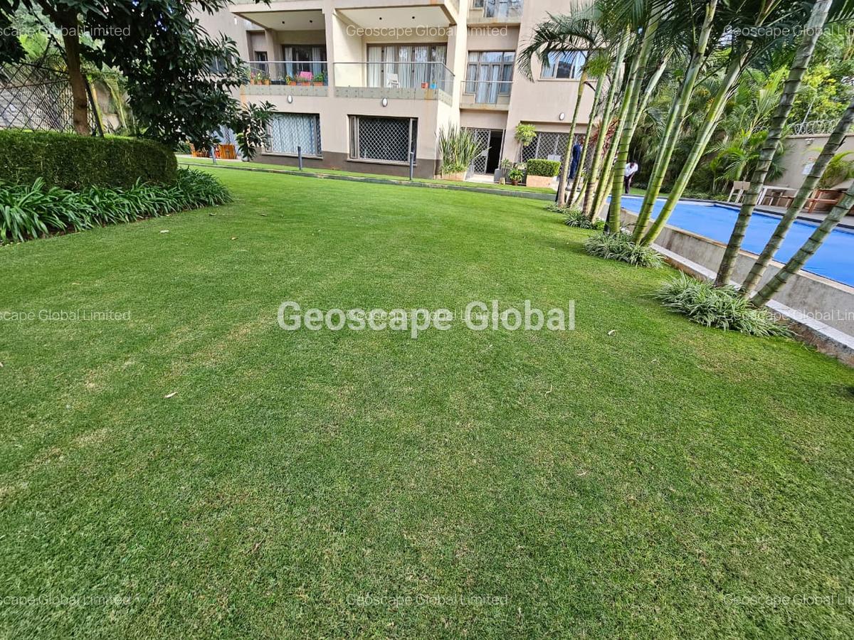 3 Bed Apartment with En Suite in Riverside - 1