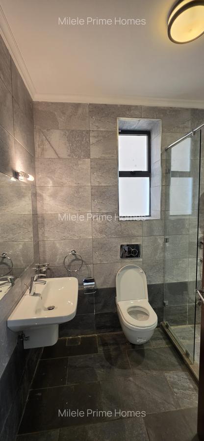 5 Bed Townhouse with En Suite in Lavington - 15