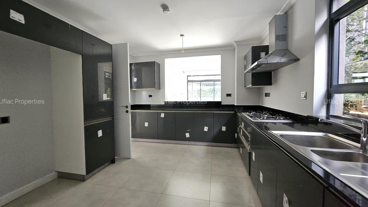 4 Bed Townhouse with En Suite at Five Star Paradise - 6