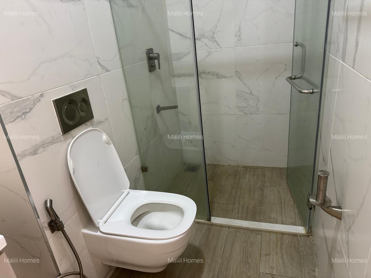 2 Bed Apartment in Riverside - 6