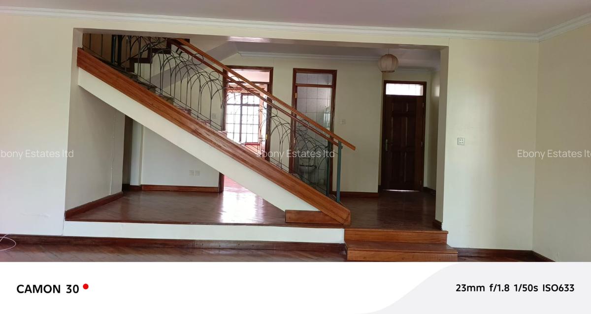 4 Bed Townhouse with En Suite in Lavington - 10