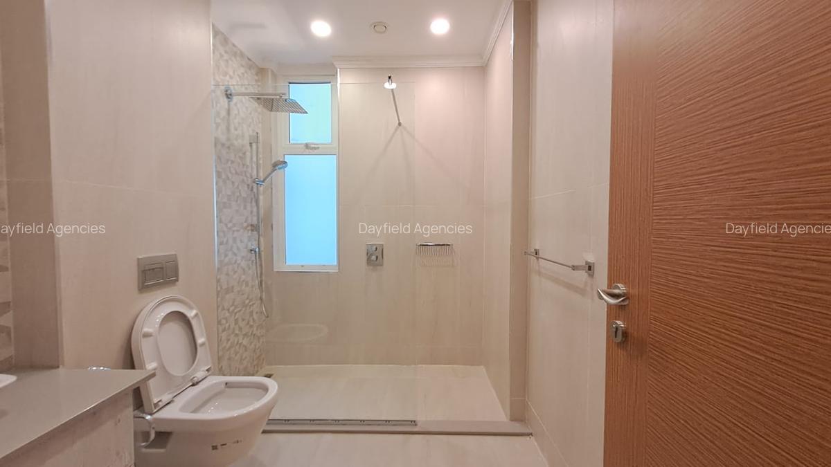 3 Bed Apartment with En Suite in Parklands - 12