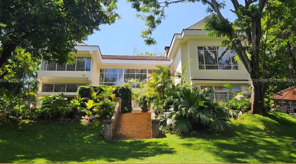 3 Bed Townhouse with En Suite in Spring Valley - 1