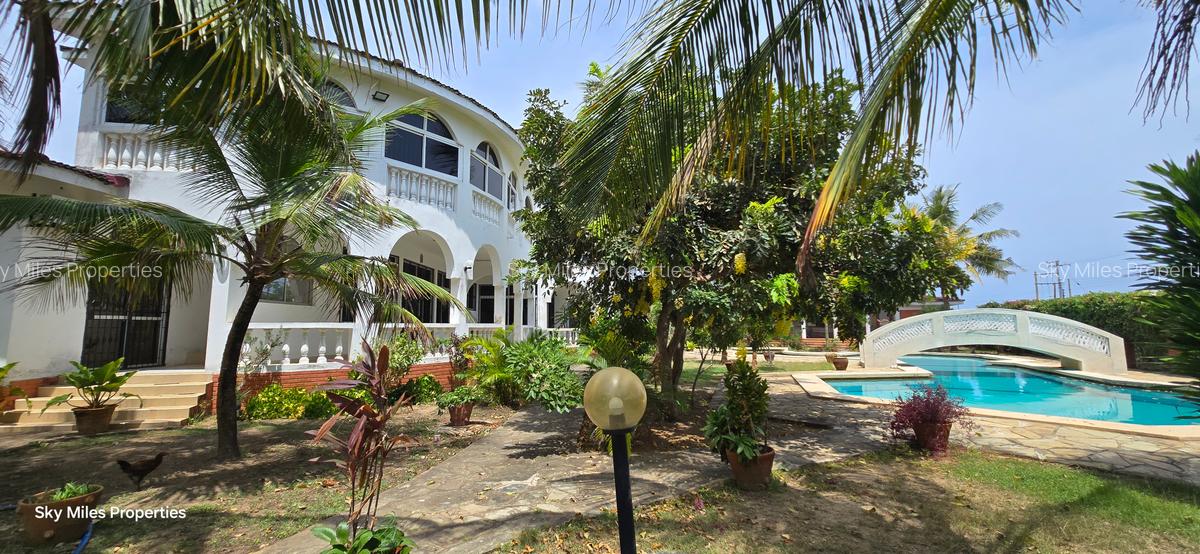 7 Bed Villa with En Suite at Serena Area - 7