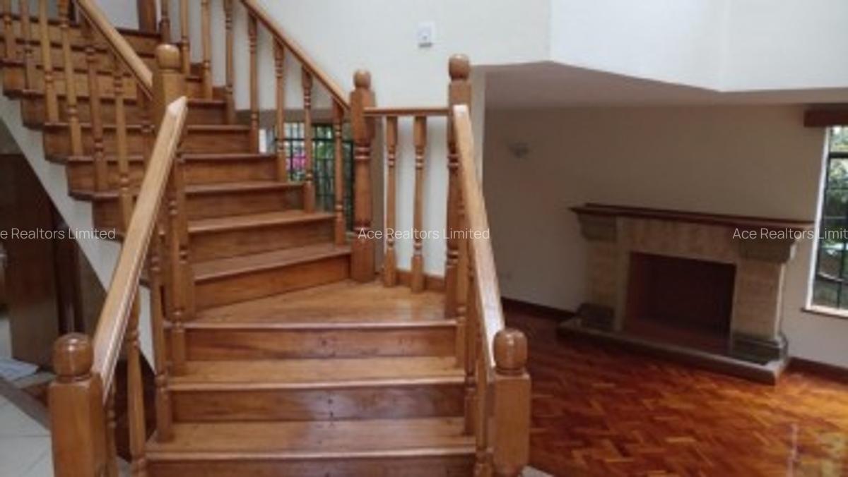 4 Bed Townhouse with En Suite at Spring Valley - 9