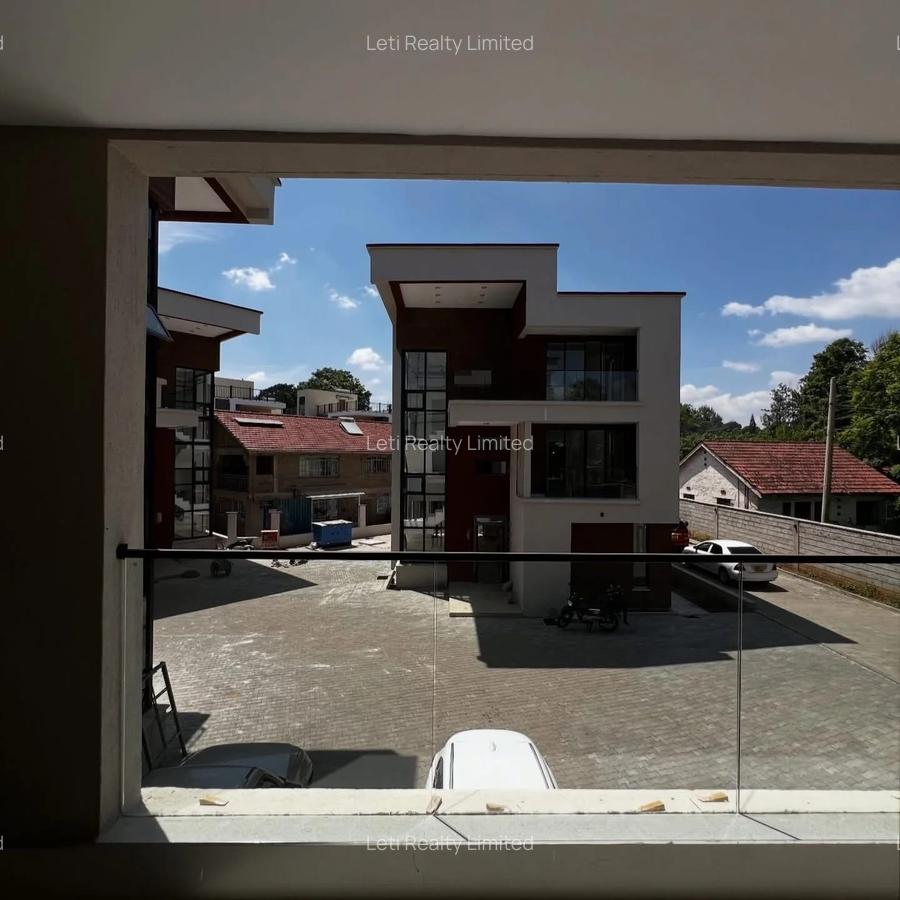 5 Bed Townhouse with En Suite in Lavington - 4