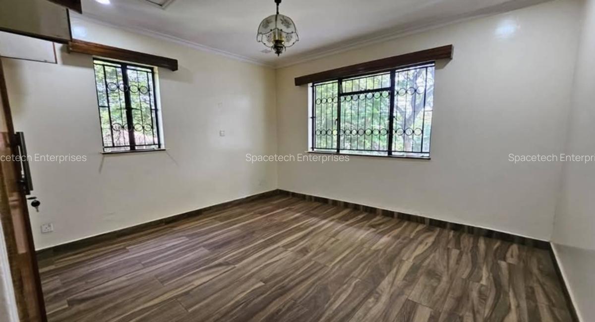 4 Bed House with En Suite in Runda - 5