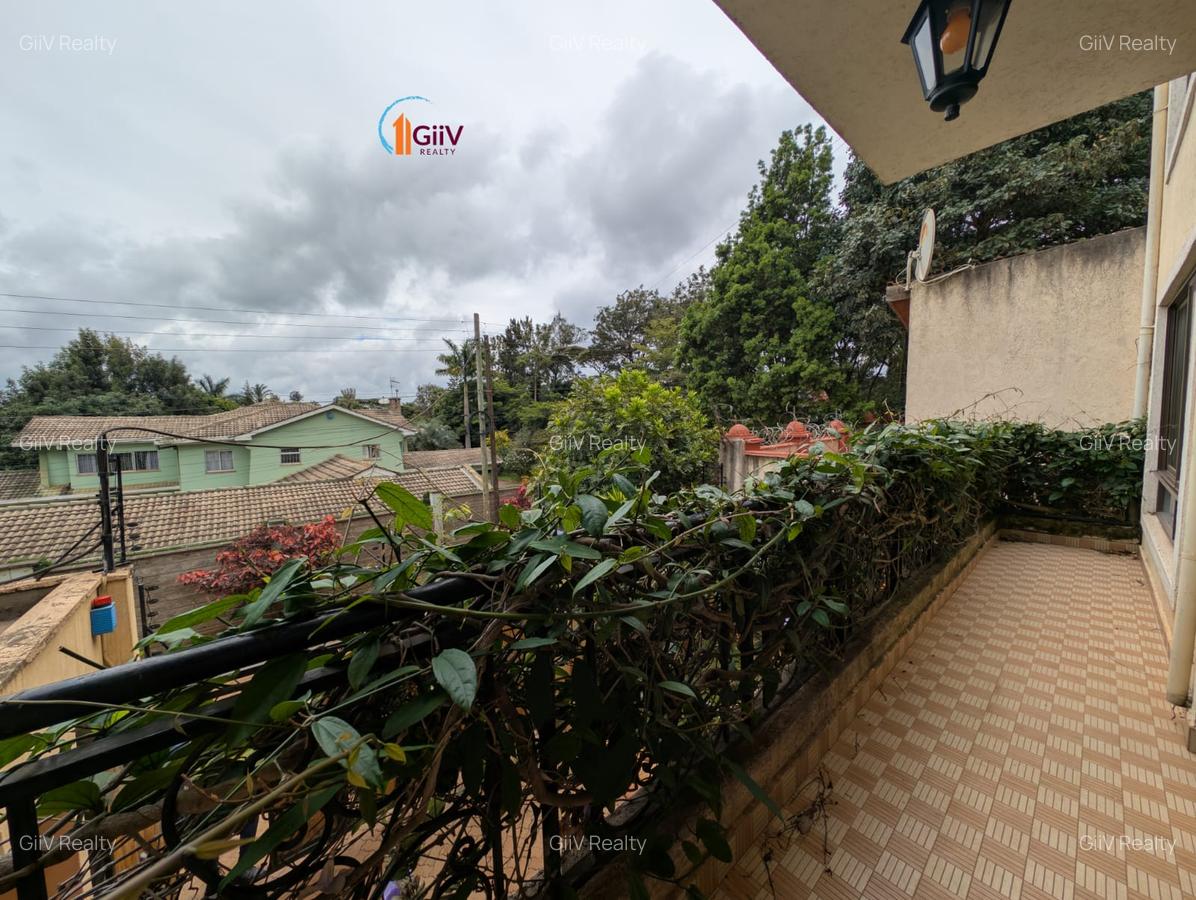 3 Bed Apartment with En Suite in Nyari - 2