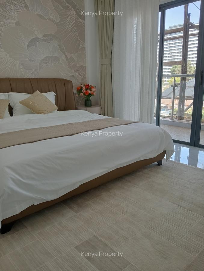 3 Bed Apartment with Swimming Pool at Wood Avenue - 18