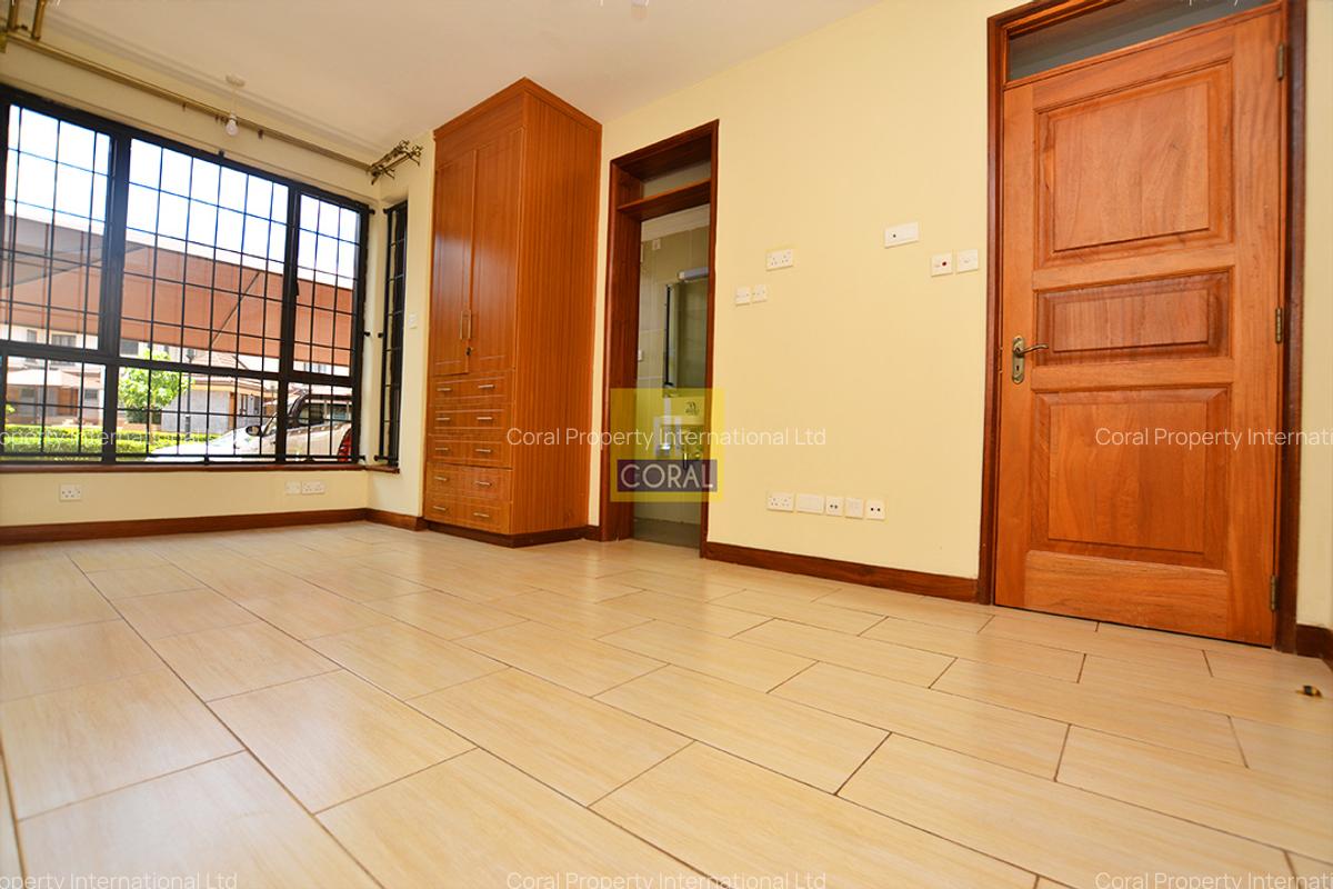 4 Bed House with Swimming Pool in Runda - 11