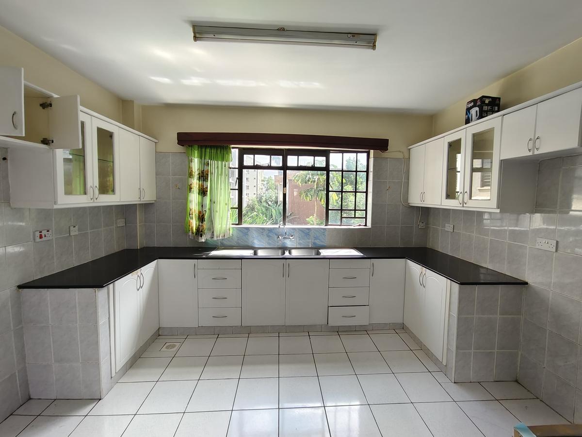 Serviced 4 Bed Apartment with En Suite in Westlands Area - 8