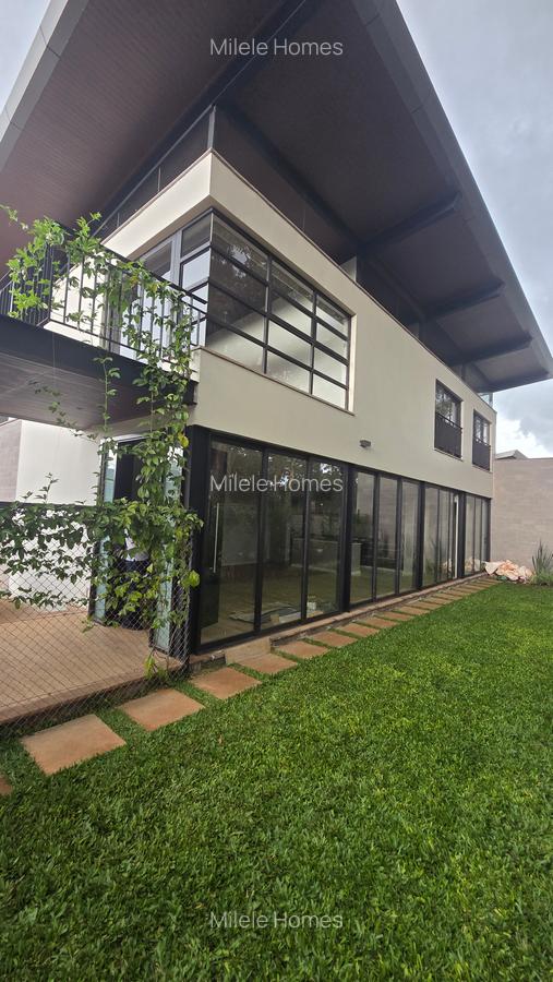 4 Bed Townhouse with En Suite at Paradise - 9