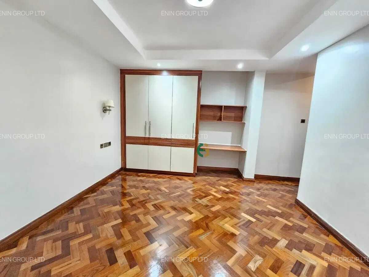 3 Bed Apartment with En Suite at Riverside Drive - 16