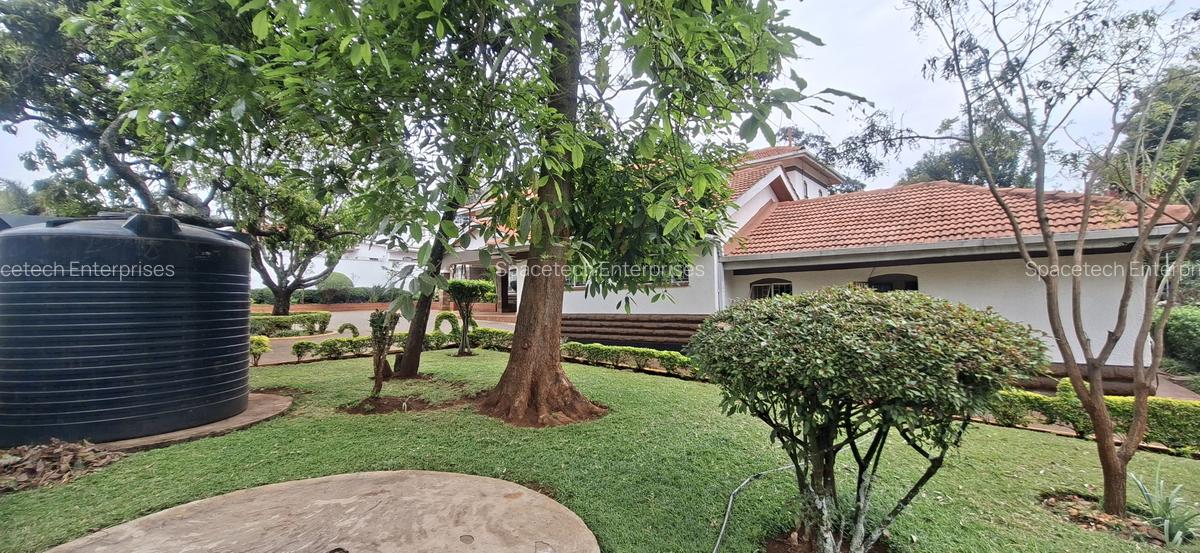 4 Bed House with En Suite in Rosslyn - 4