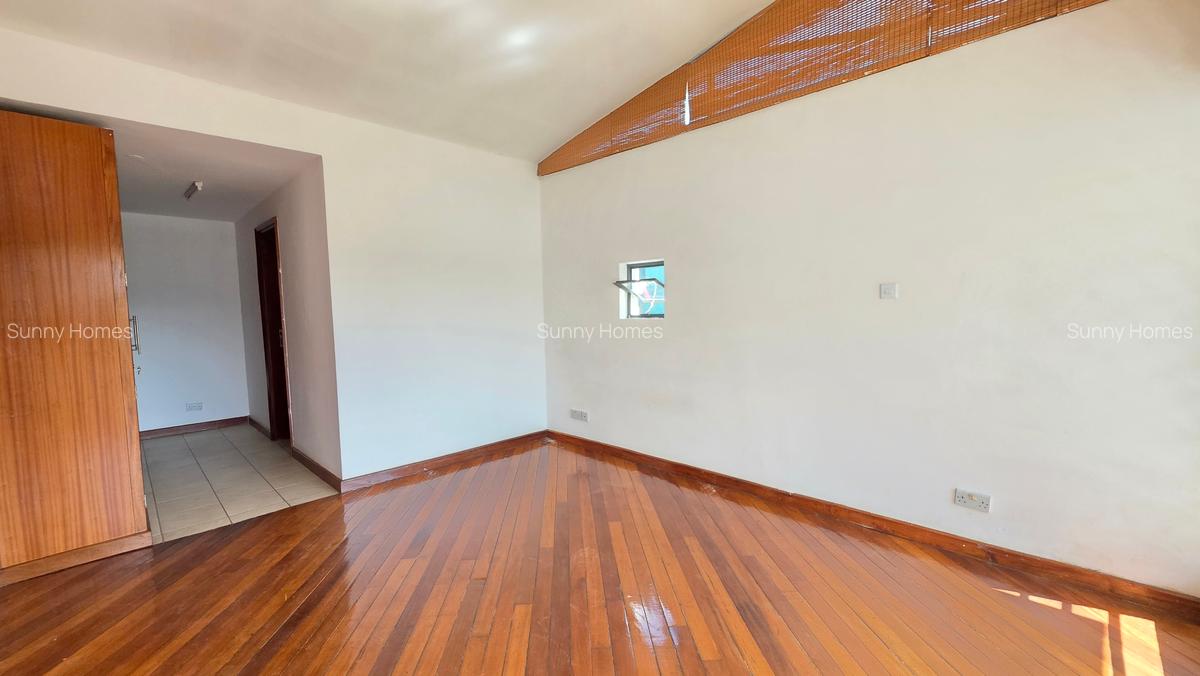 4 Bed Townhouse with En Suite at Convent Drive - 14