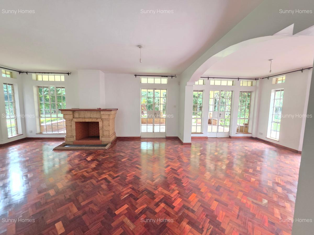 5 Bed Townhouse with En Suite at Rossylin Lone Tree - 12