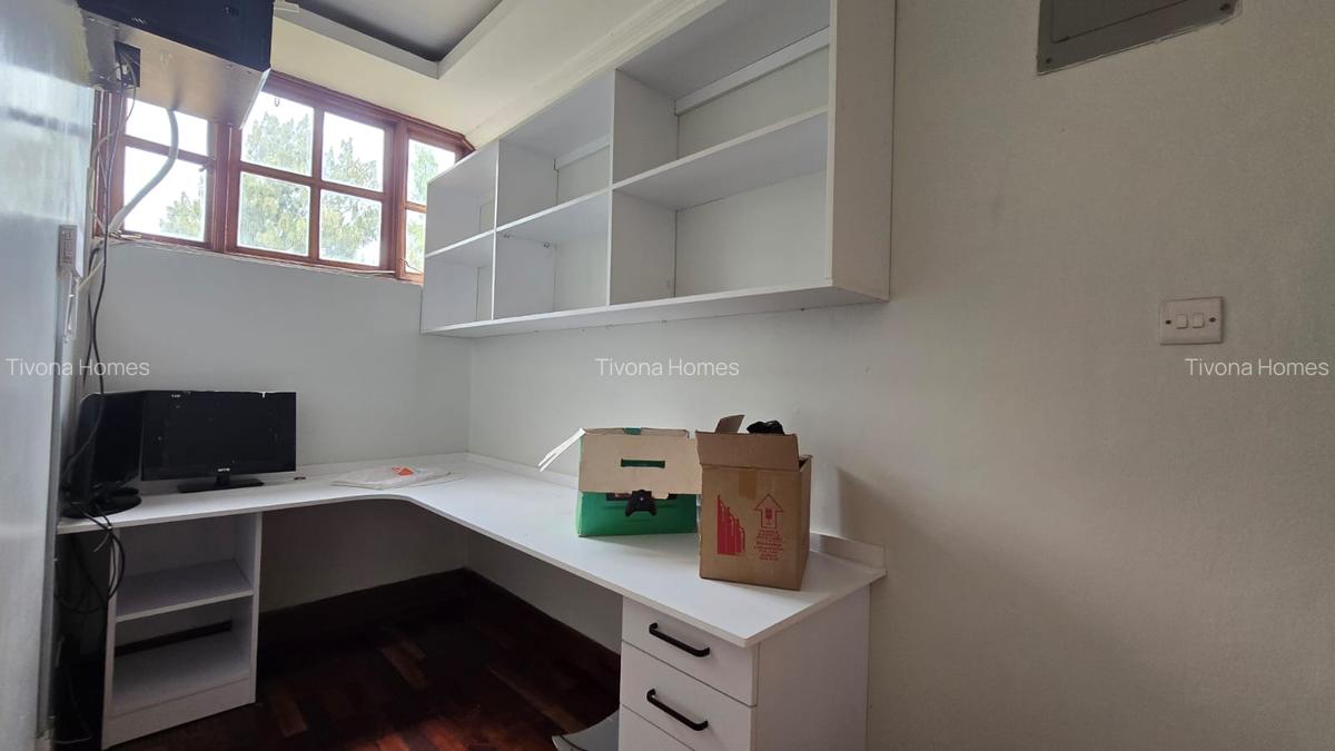 4 Bed House with En Suite in Runda - 6