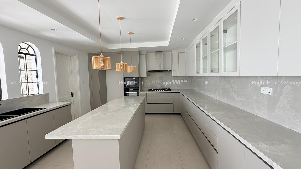 4 Bed Townhouse with En Suite in Westlands Area - 4