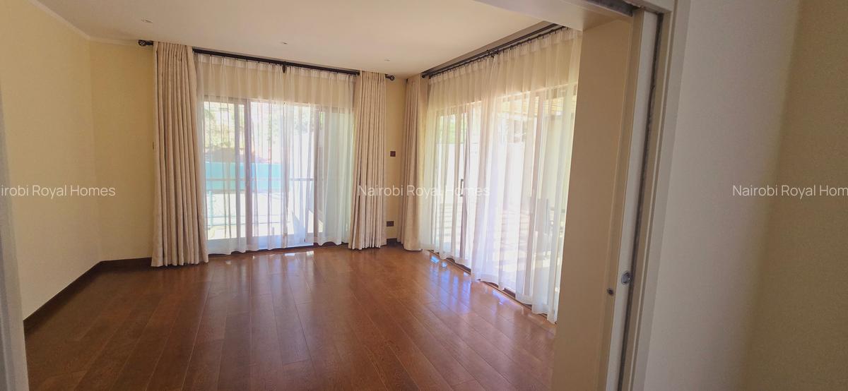 4 Bed Townhouse with En Suite at Lavington Green - 15