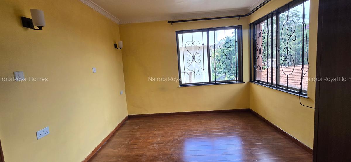 5 Bed Townhouse with En Suite at Lavington Green - 5