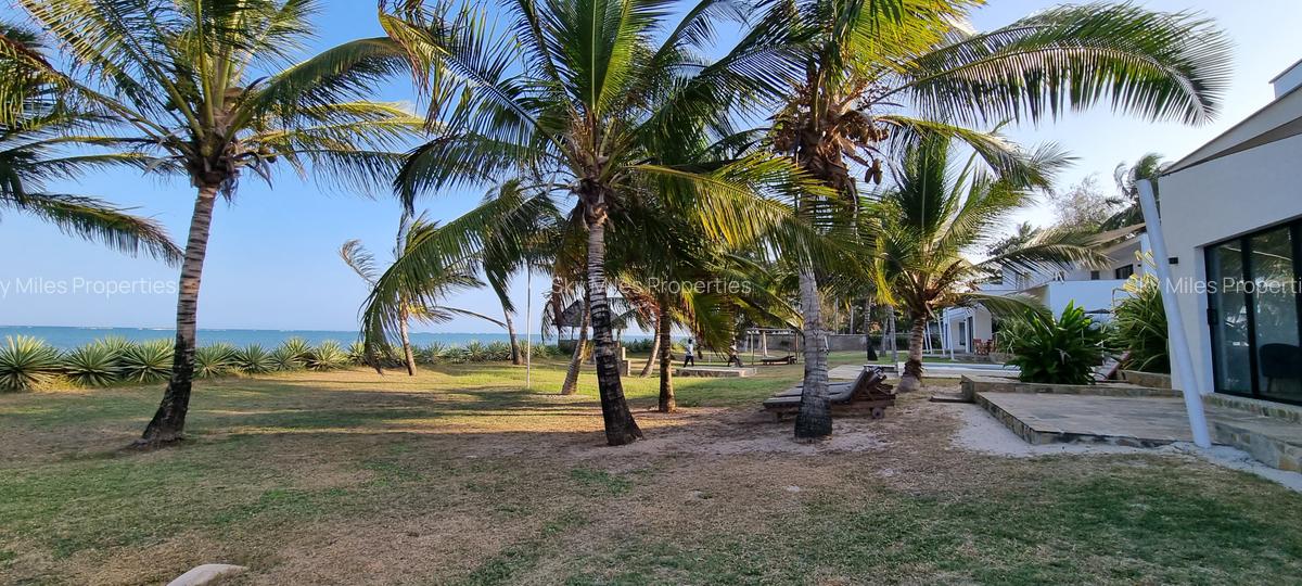 Serviced 2 Bed Apartment with En Suite at Kikambala - 9