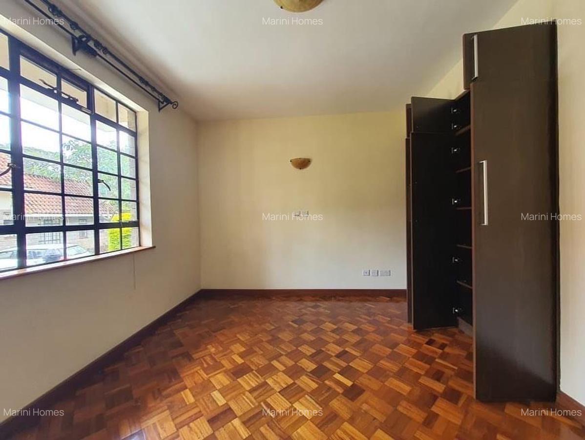 4 Bed Townhouse with En Suite in Lavington - 9