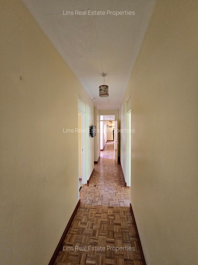 4 Bed House with En Suite in Runda - 18