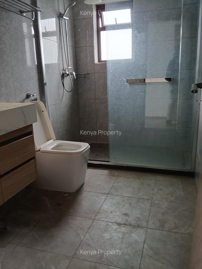 3 Bed Apartment with En Suite at Riverside Drive - 11