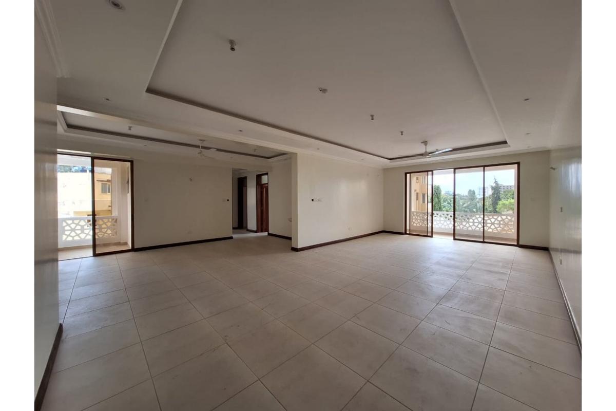 3 Bed Apartment with En Suite in Nyali Area - 2