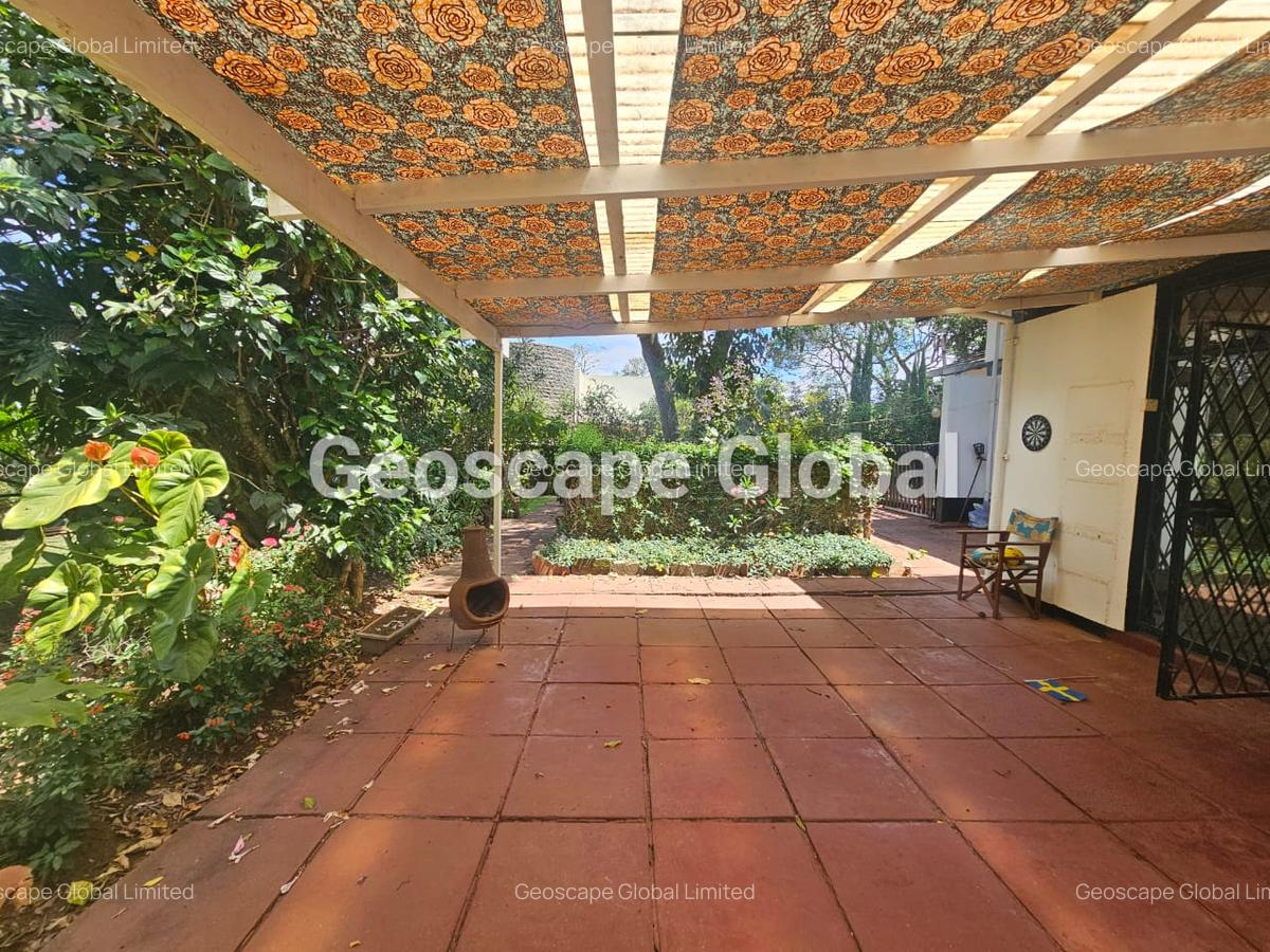 4 Bed House with En Suite in Loresho - 12