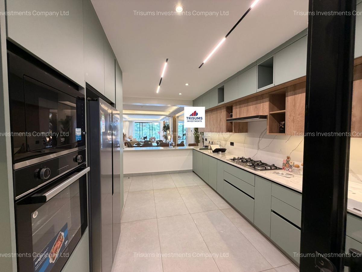 3 Bed Apartment with En Suite in Parklands - 7