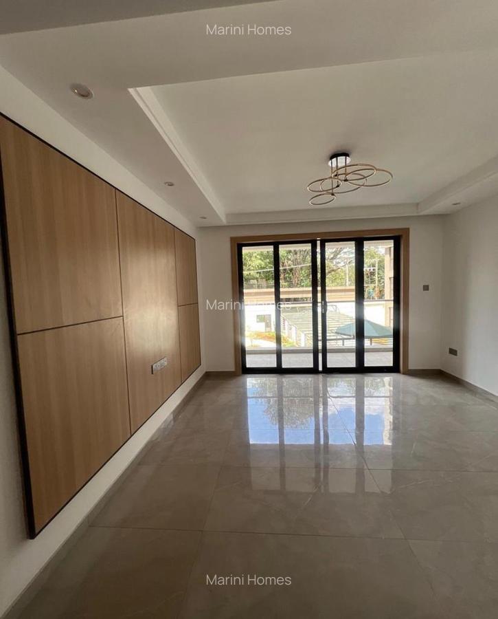 3 Bed Apartment with En Suite in Riverside - 9