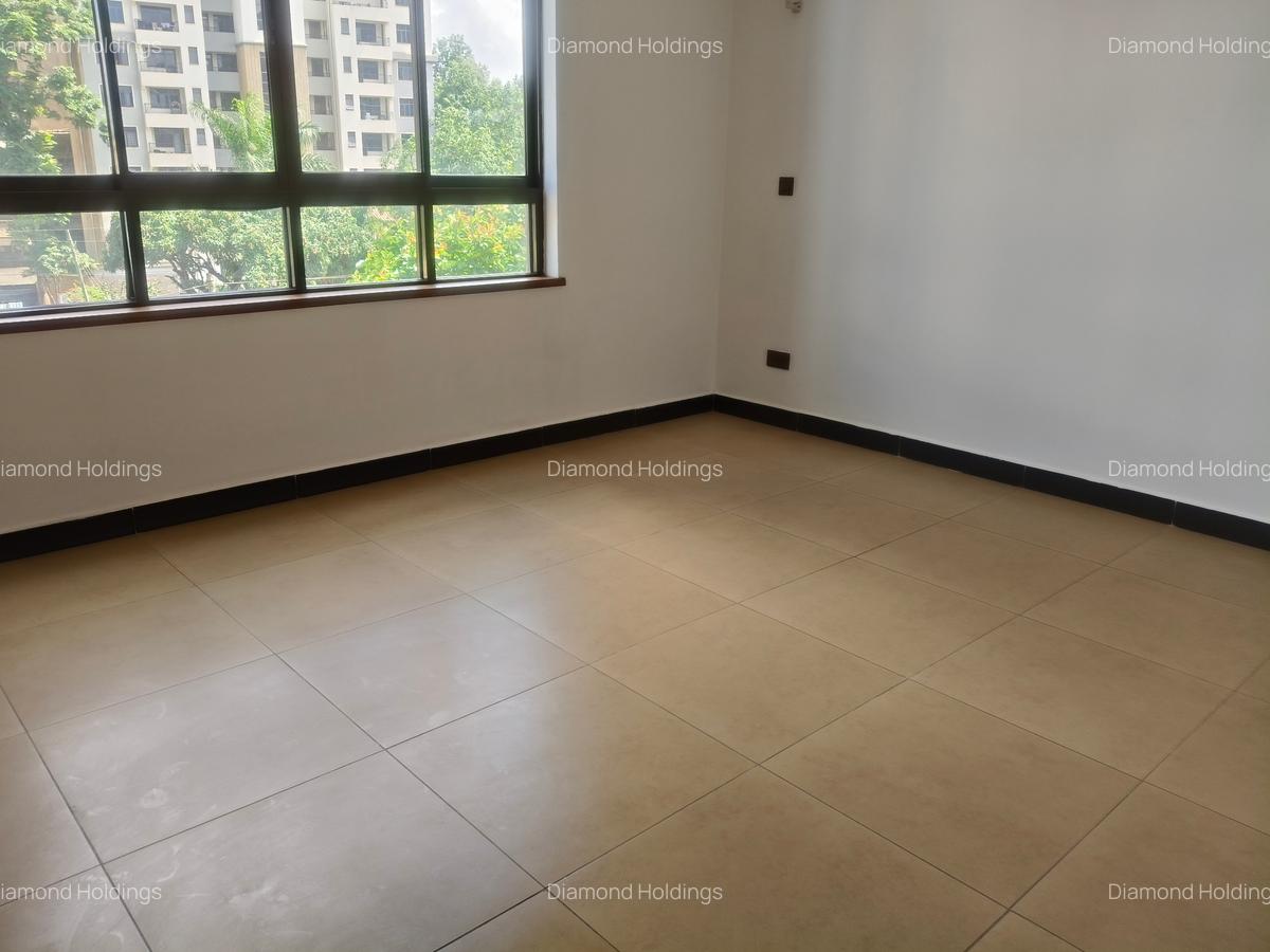 2 Bed Apartment with En Suite at Parklands - 8