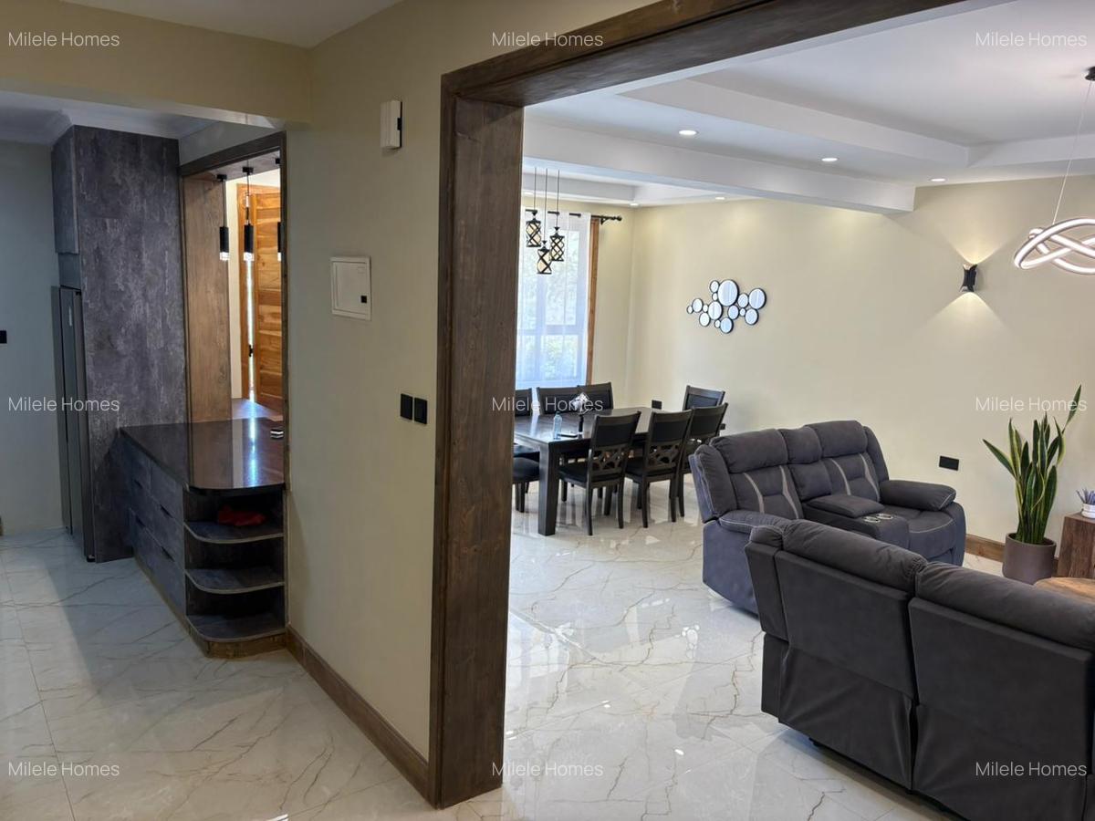 4 Bed Townhouse with En Suite in Banana - 1