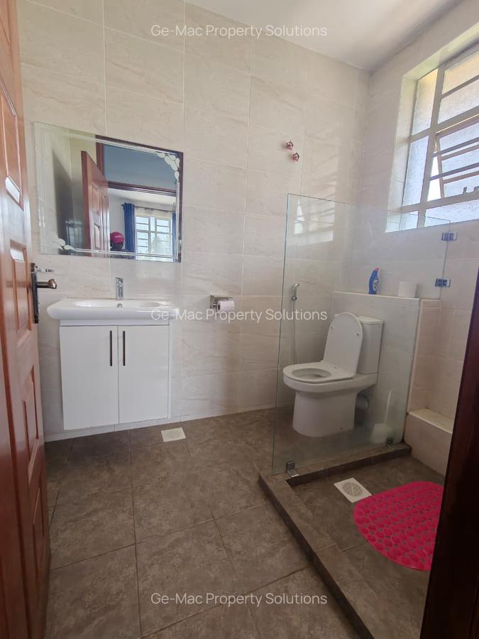 5 Bed House with En Suite in Runda - 10