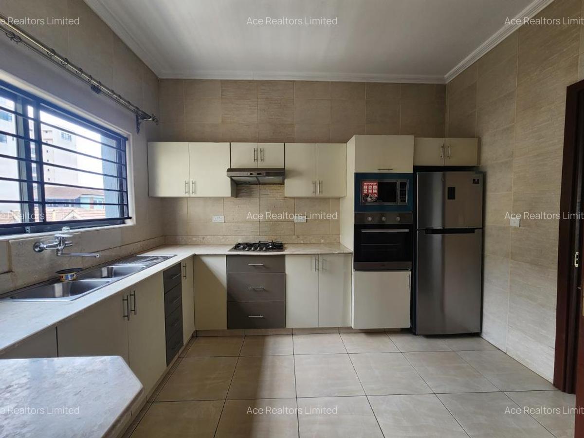 3 Bed Apartment with En Suite at Westlands - 10