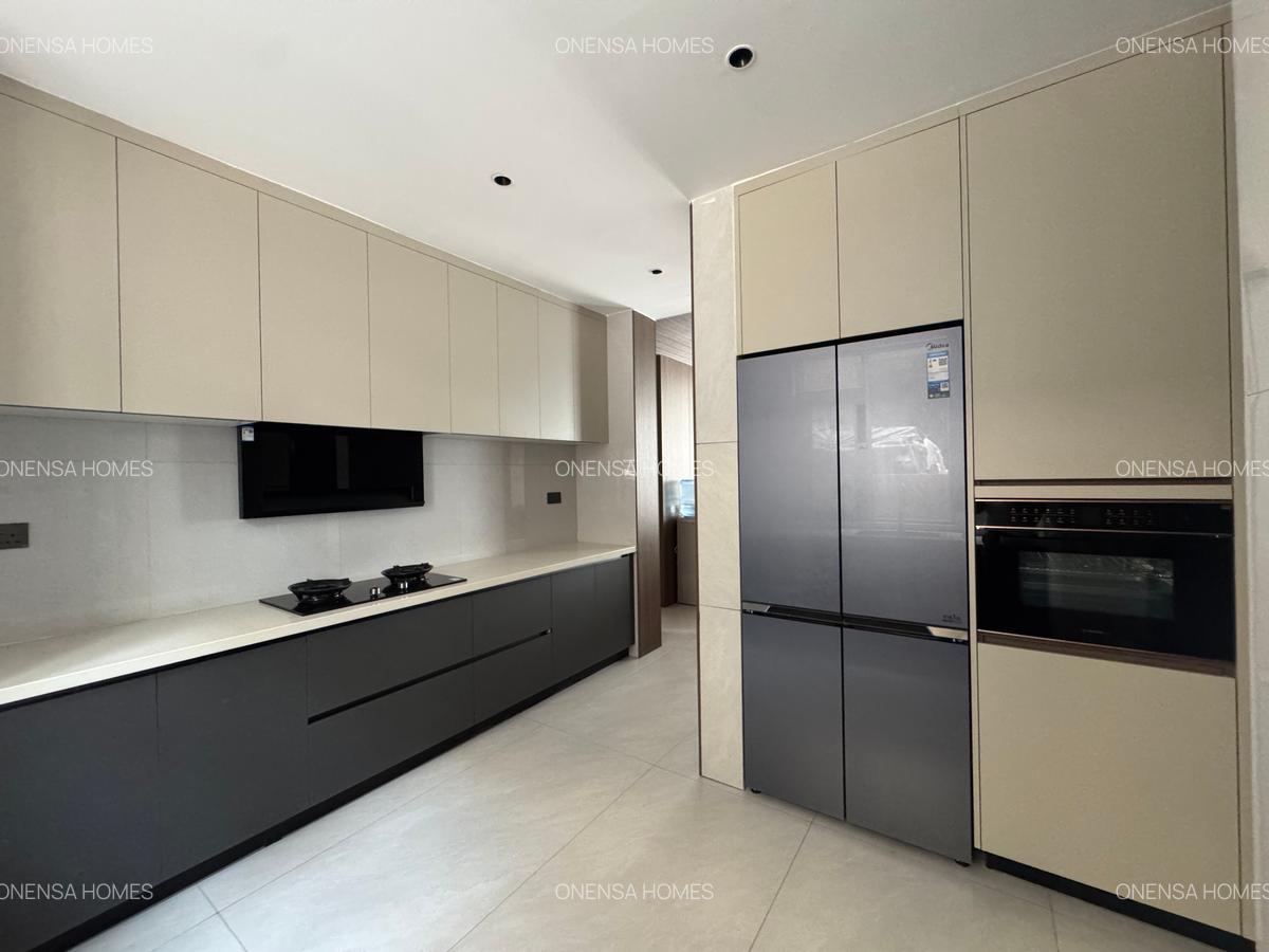 5 Bed Villa with En Suite in Lavington - 13
