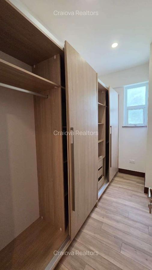 4 Bed Apartment with En Suite at City Drive - 16